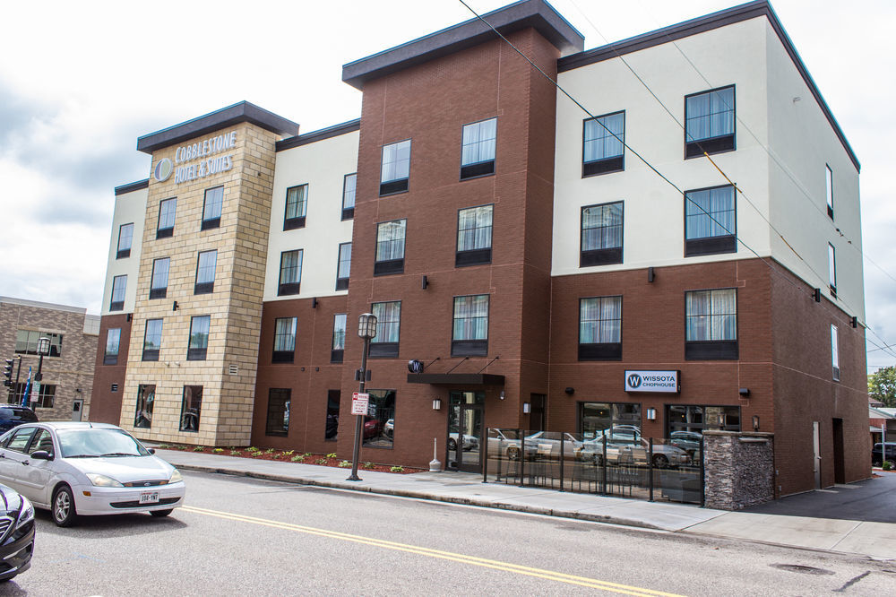 Cobblestone Hotel & Suites - Chippewa Falls Zewnętrze zdjęcie