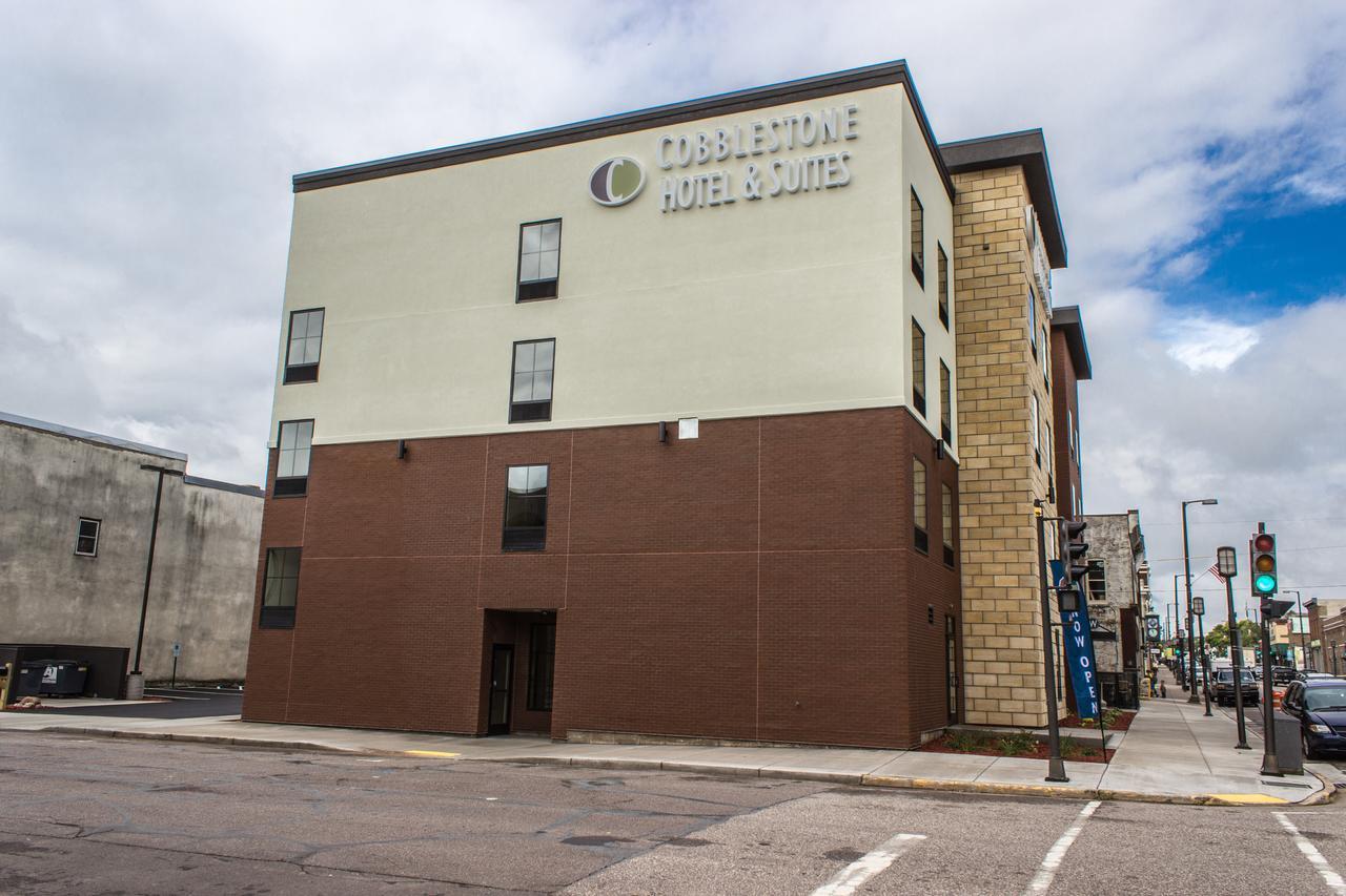 Cobblestone Hotel & Suites - Chippewa Falls Zewnętrze zdjęcie