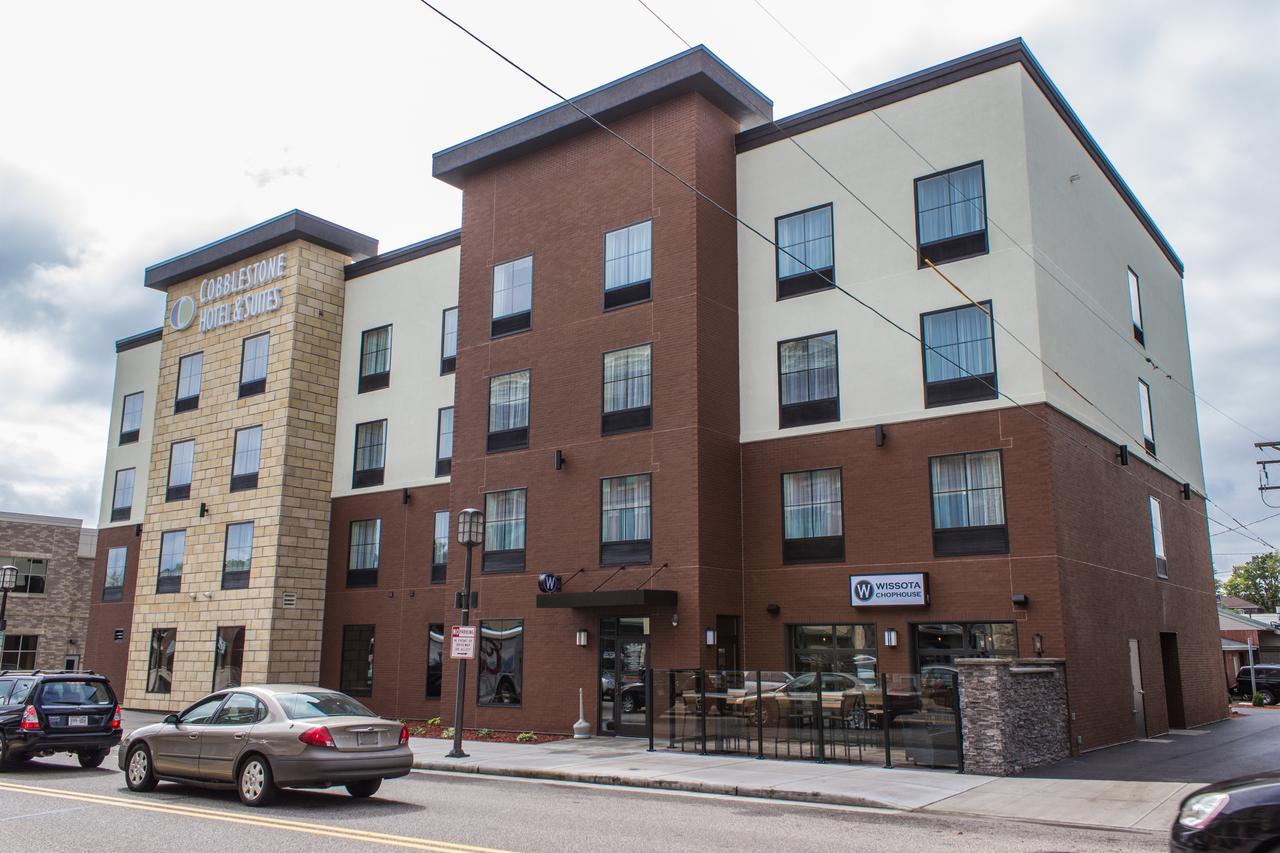 Cobblestone Hotel & Suites - Chippewa Falls Zewnętrze zdjęcie